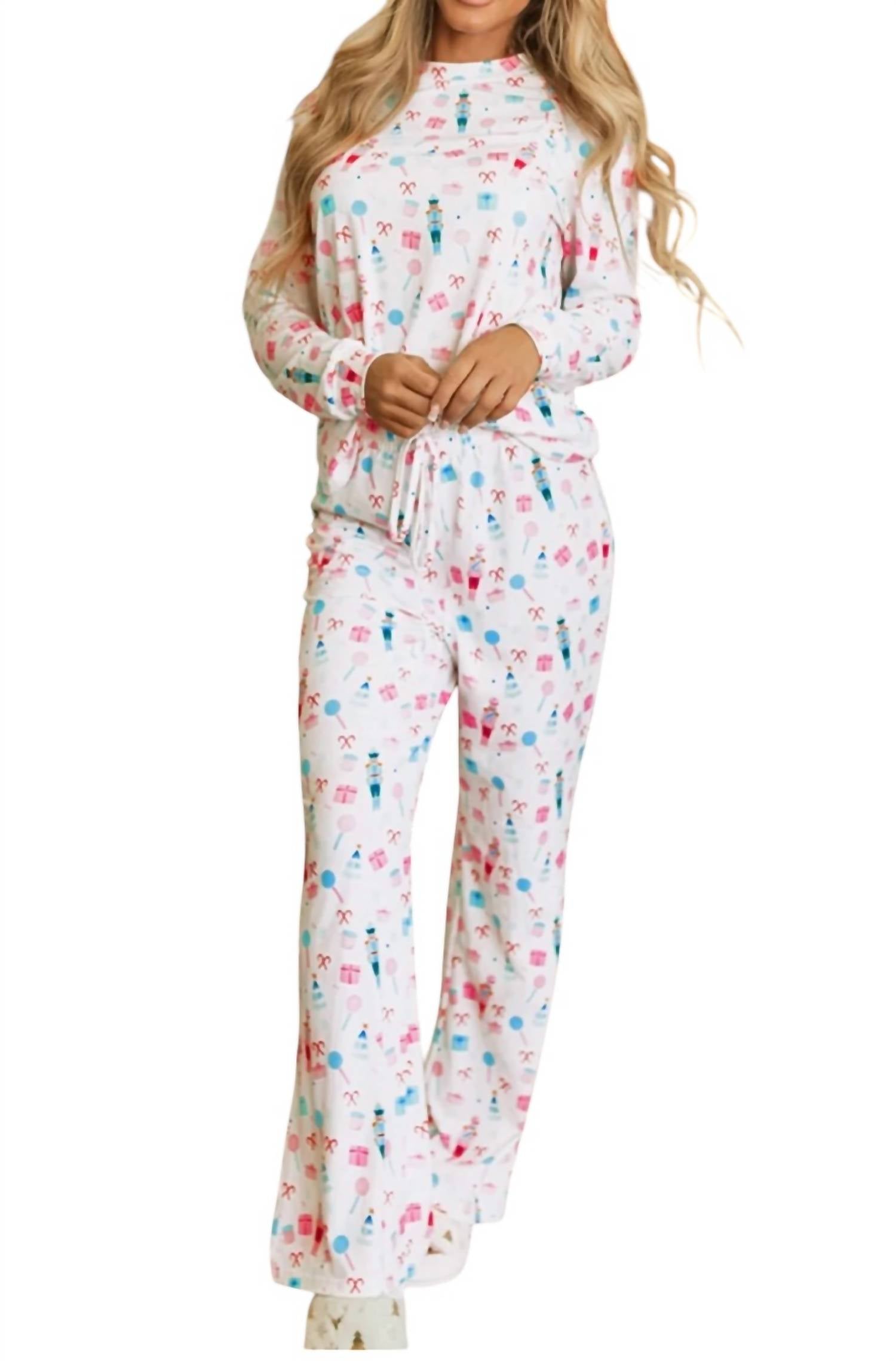 

Праздничная пижама белого цвета Little Daisy Closet