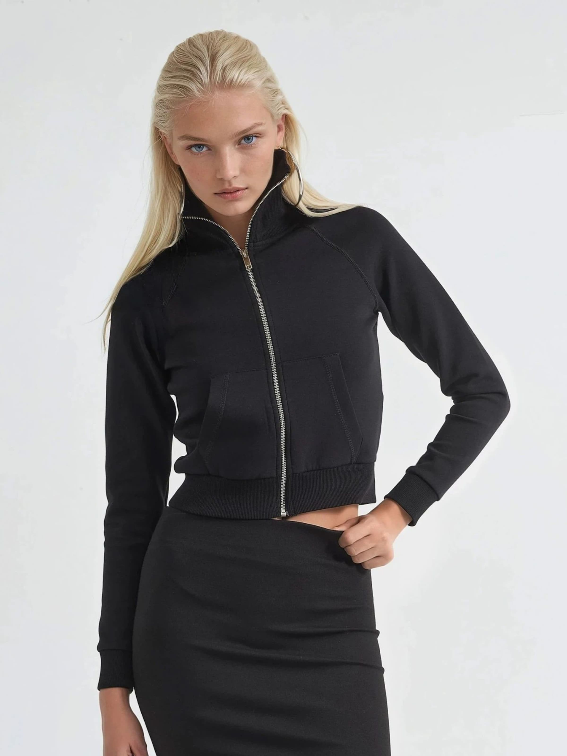 

Busem Куртка для межсезонья в черном цвете