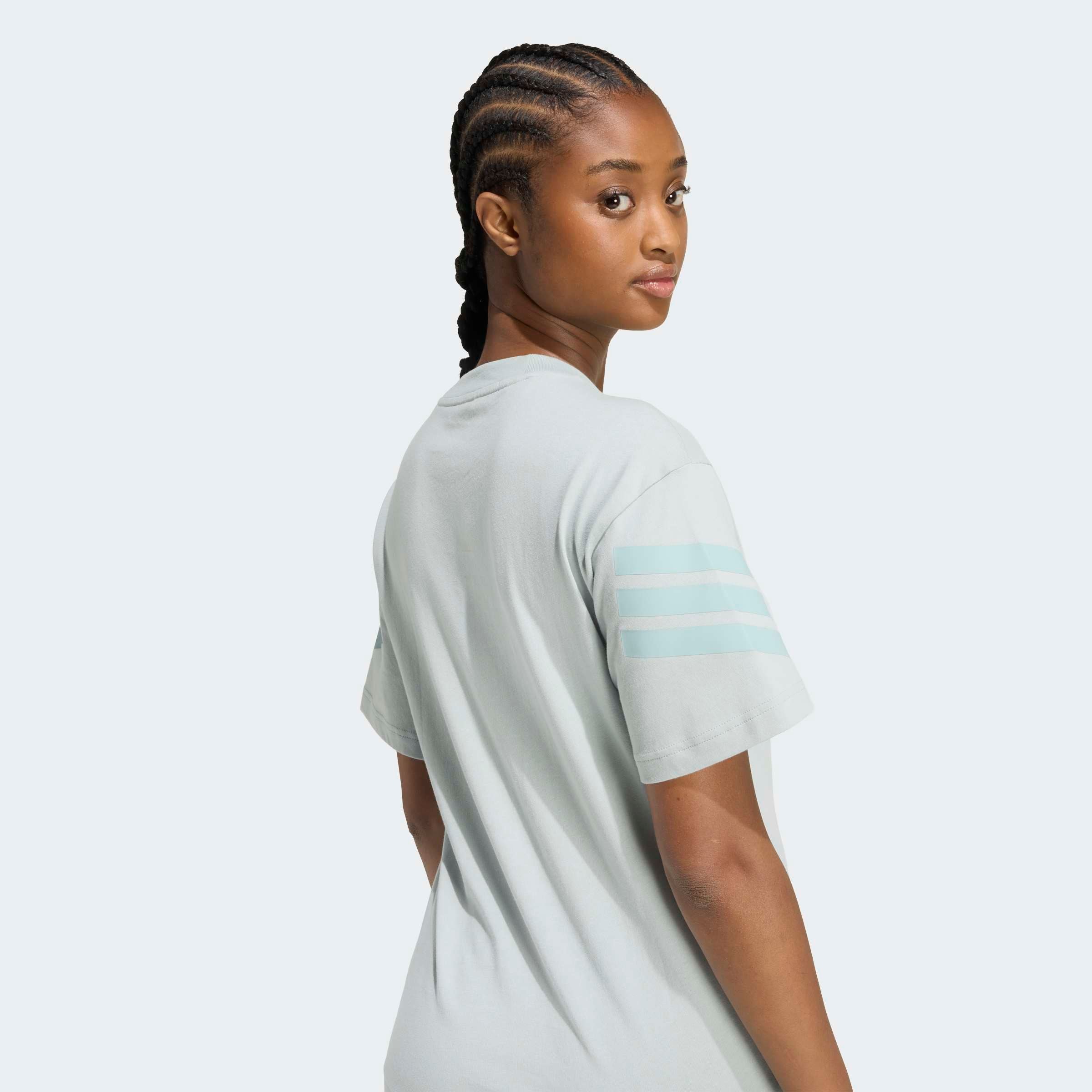 

Adidas Sportswear Футболка Performance 'Future Icons' в светло-голубом цвете