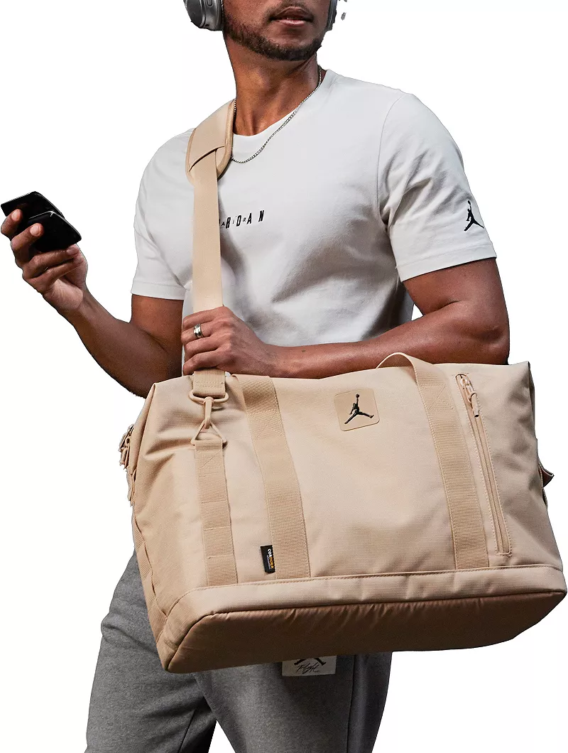 

Спортивная сумка Jordan CORDURA, цвет Legend Md Brown