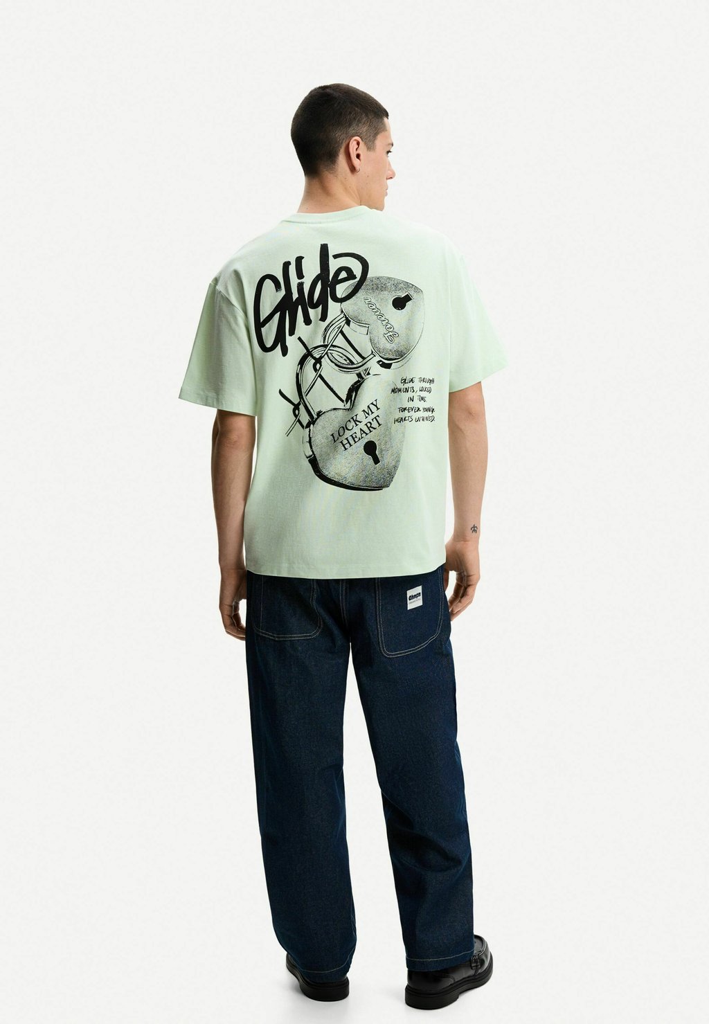 

Футболка с принтом SHORT SLEEVE Bershka, зеленый