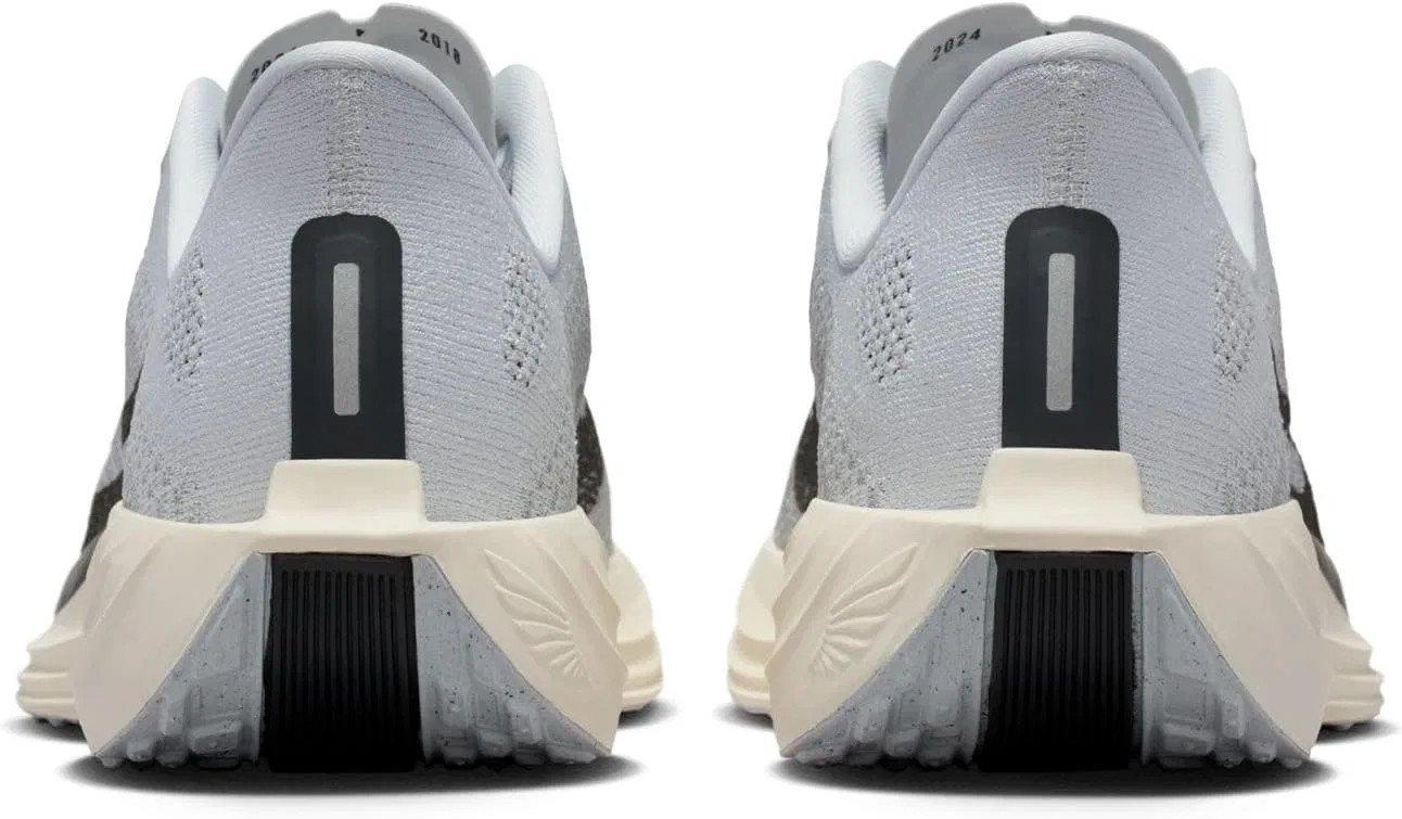 Мужские беговые кроссовки Nike Pegasus Plus FQ7262 для бега по шоссе, Pure Platinum Anthracite Wolf Grey Sail — фото 3