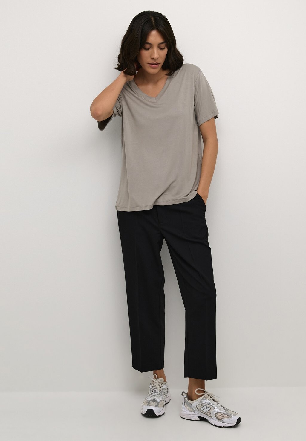 

Базовая футболка RIDA V-NECK Kaffe, серый
