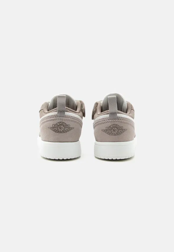 Кроссовки Jordan, olive grey/enigma stone/summit white/pale ivory, оливково-серый/загадочный камень/вершинный белый/бледно-слоновая кость — фото 3