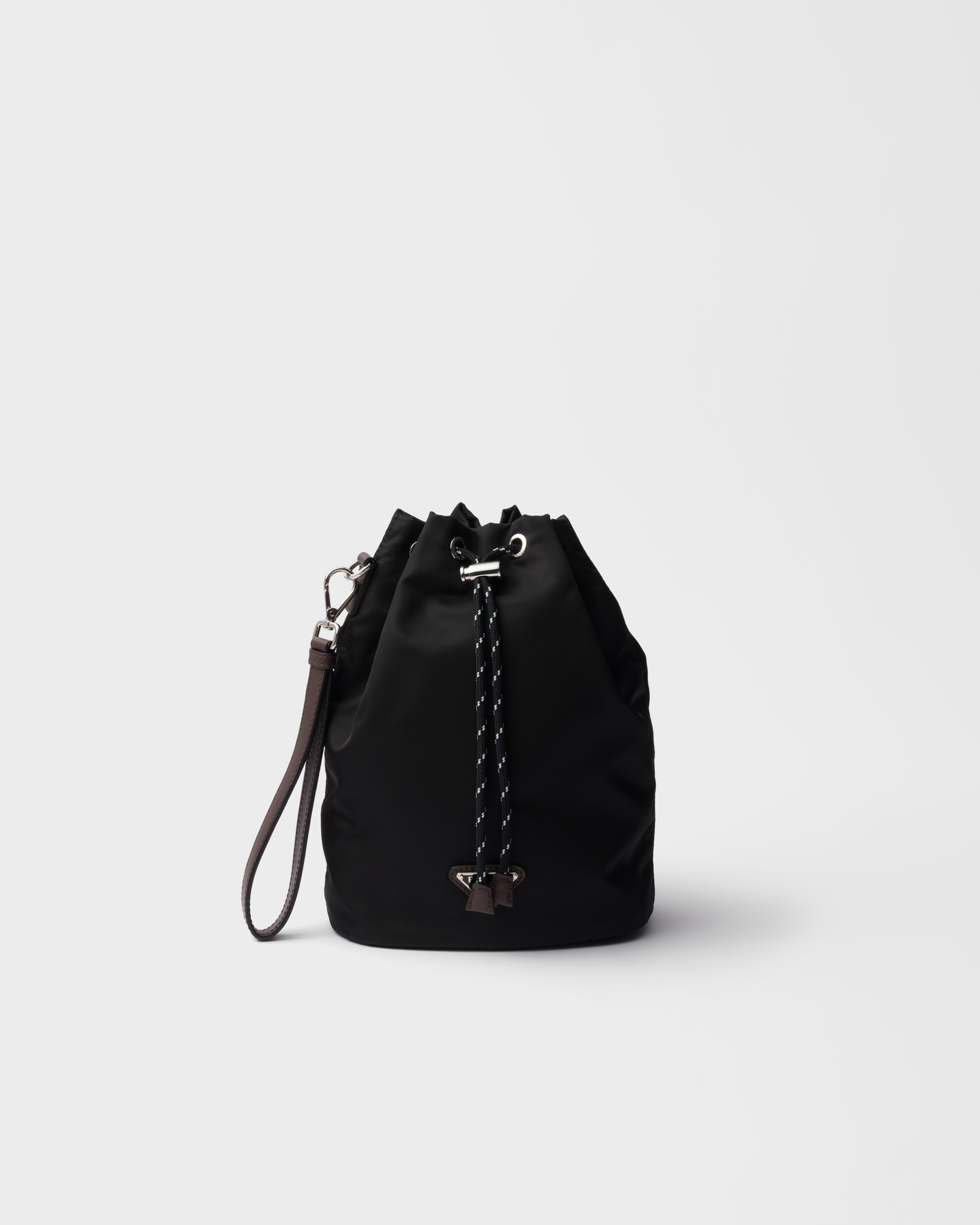 

Косметичка Prada Speedrock из Re-Nylon и кожи Prada, черный