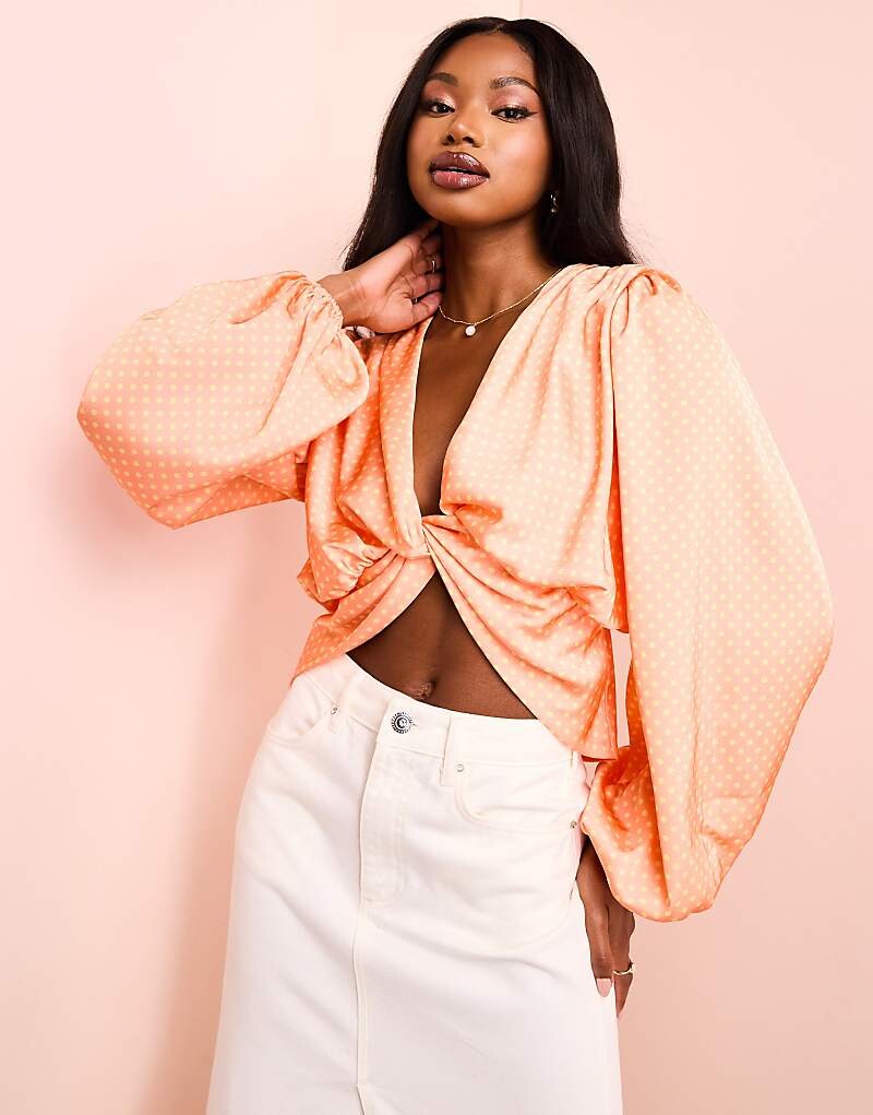 

ASOS LUXE – Атласный топ в горошек с драпировкой и перекрученной передней частью