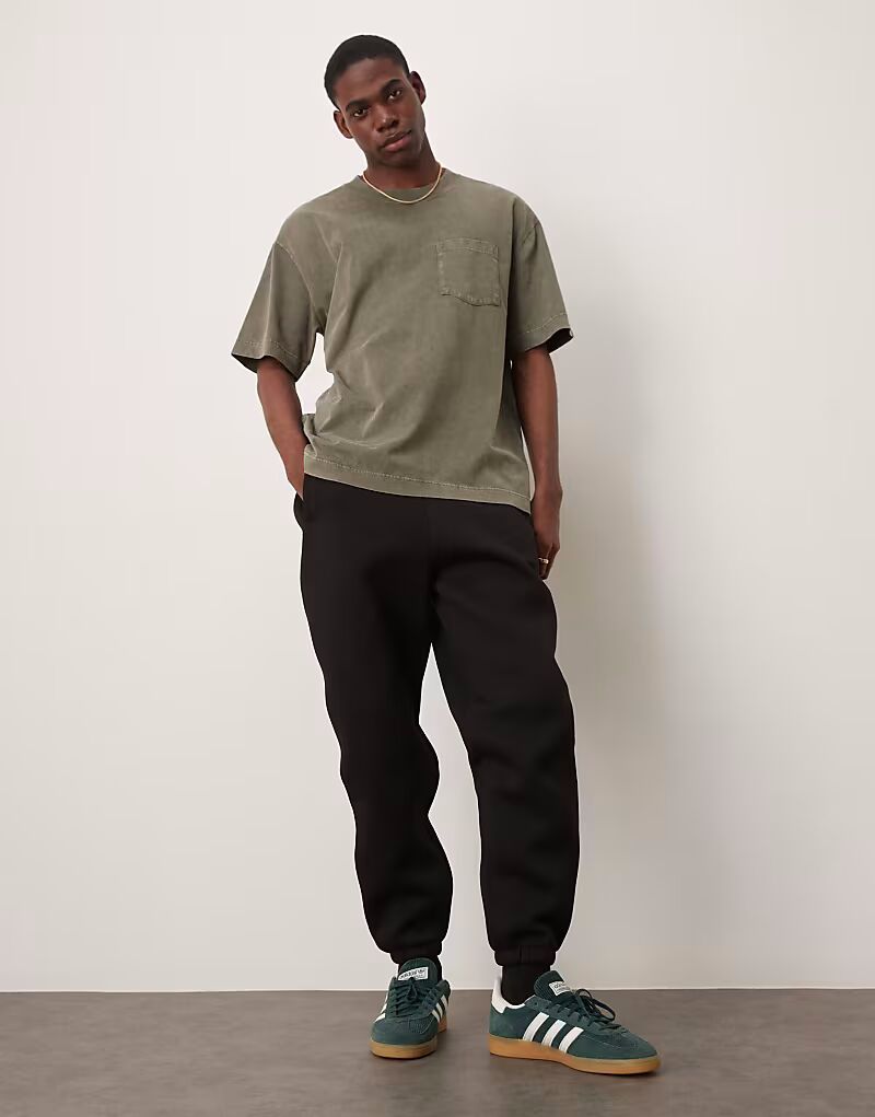 

Плотные зауженные книзу брюки-джоггеры из ткани в стиле «скуба» черного цвета Asos Design