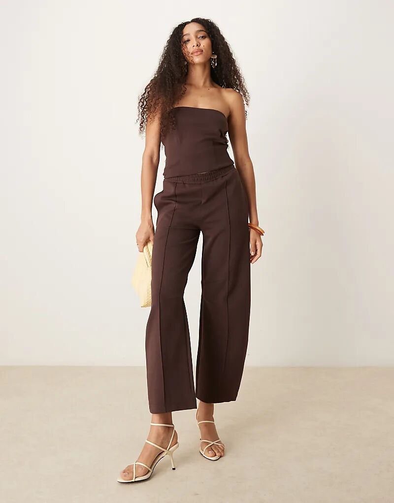 

Спортивные брюки-бочки ASOS DESIGN шоколадного цвета