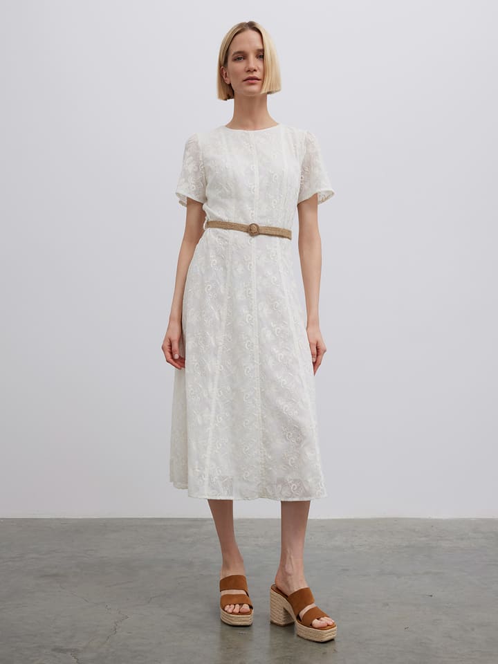 

Платье до колена BGN, кремовый