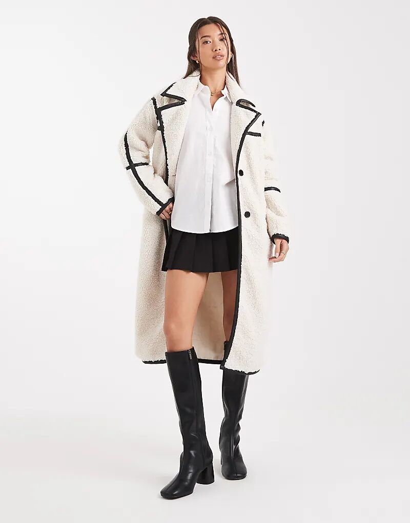 

Длинное пушистое пальто мидакси из борга от Wednesday's Girl кремового цвета