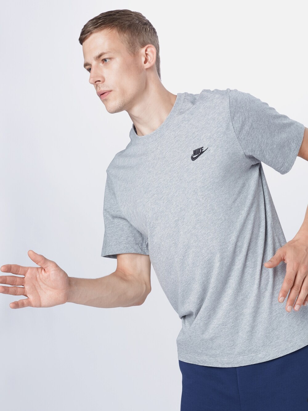 Футболка стандартного кроя Nike Sportswear Club, пестрый серый — фото 3