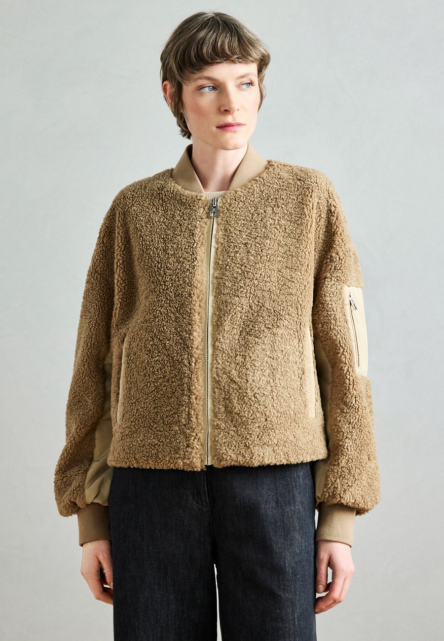 

Флисовая куртка Marc O'Polo BLOUSON JACKET CURLY PATCHED WELT POCKET, Dusty Earth/Brown