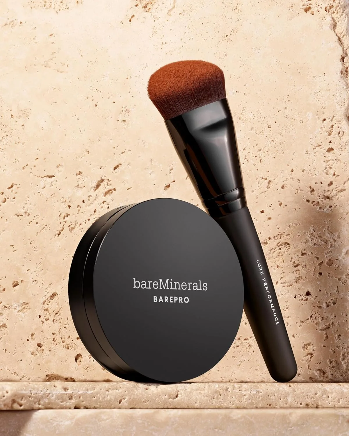bareMinerals Luxe Performance Brush, Fair Ivory 02, 0.21 унции. 1 штука (1 шт.), Black — фото 2