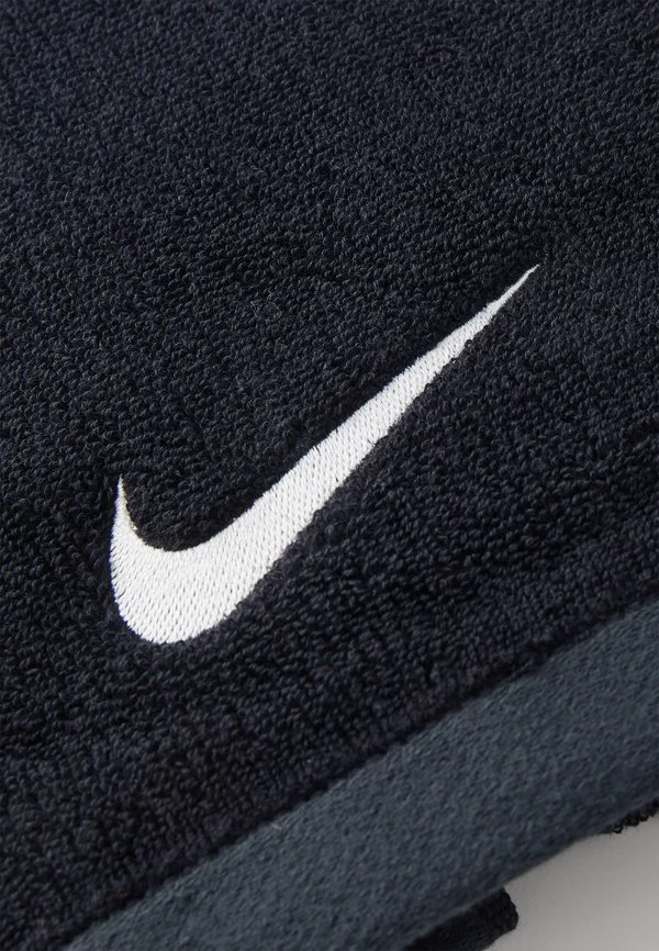 Основное полотенце среднего размера, унисекс. Nike Performance, Black/White — фото 3