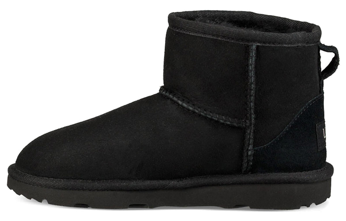 

Ботинки Classic Mini II черные детские Ugg
