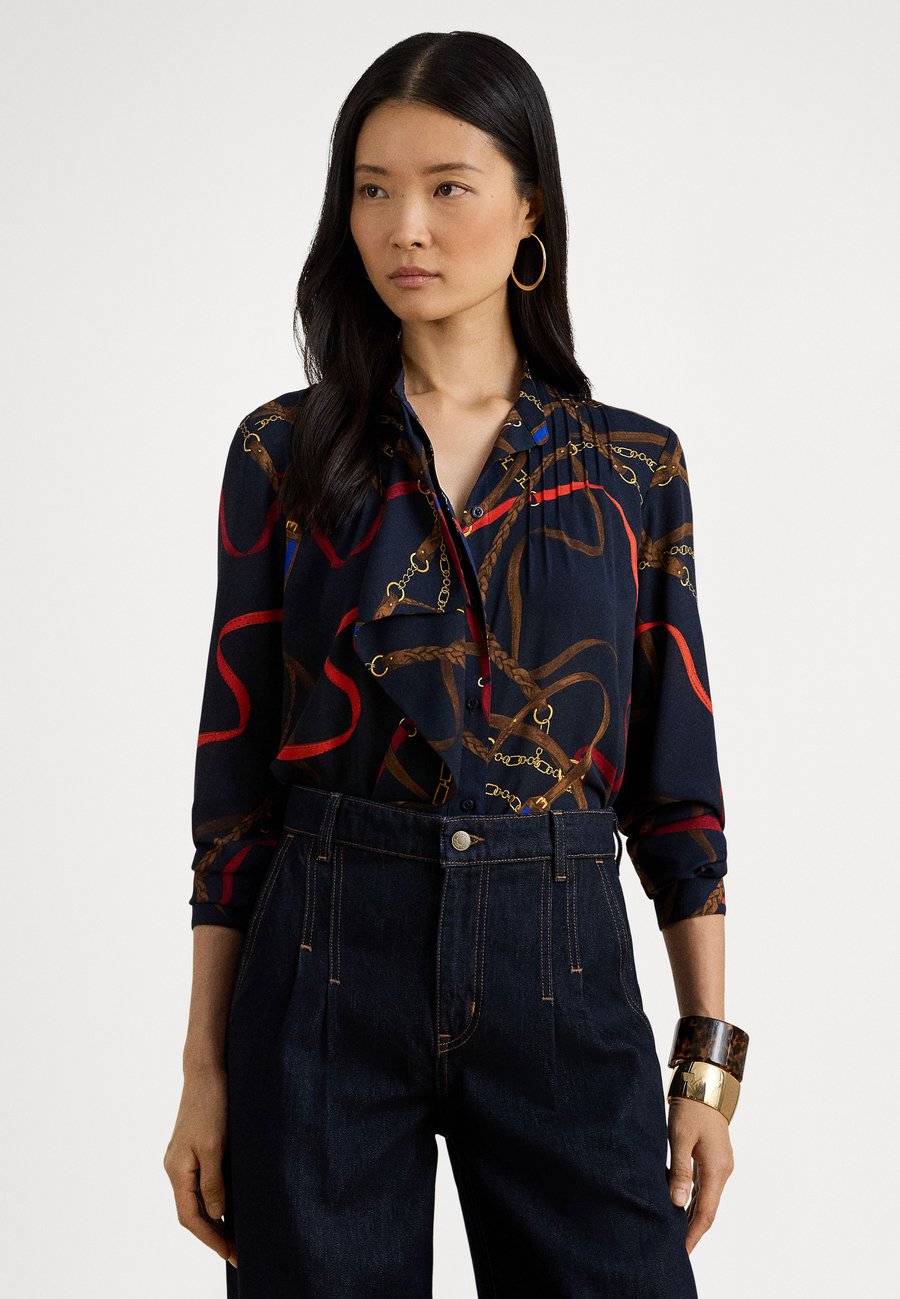 

Блуза Lauren Ralph Lauren PRINT RUFFLE-TRIM GEORGETTE SHIRT, Navy Multi/Dark Blue