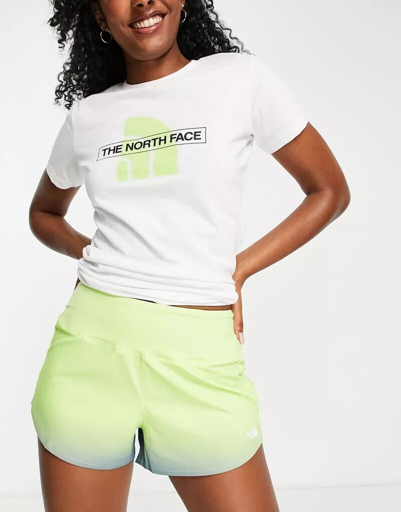 

Зеленые шорты The North Face Training EA Arque 3 дюйма