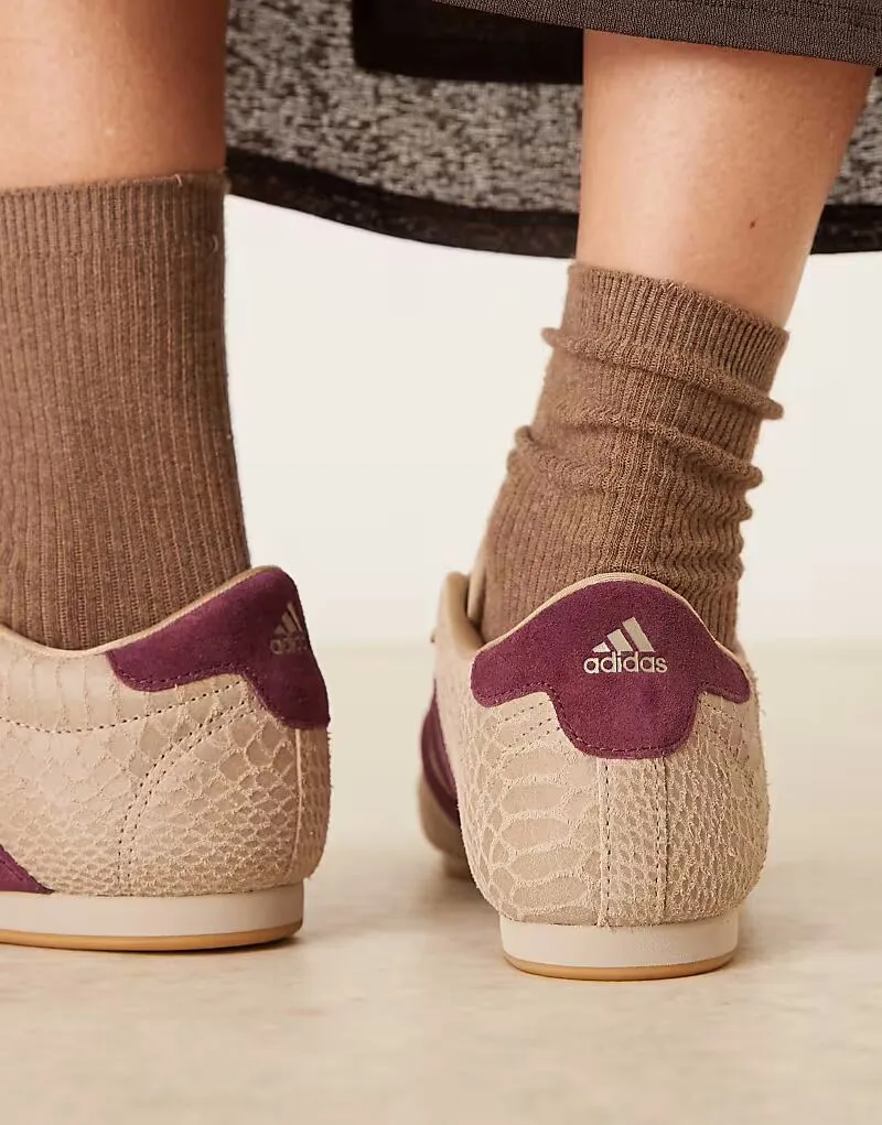 Кроссовки для тхэквондо Adidas Originals кремового и бордового цвета с крокодиловым принтом — фото 3