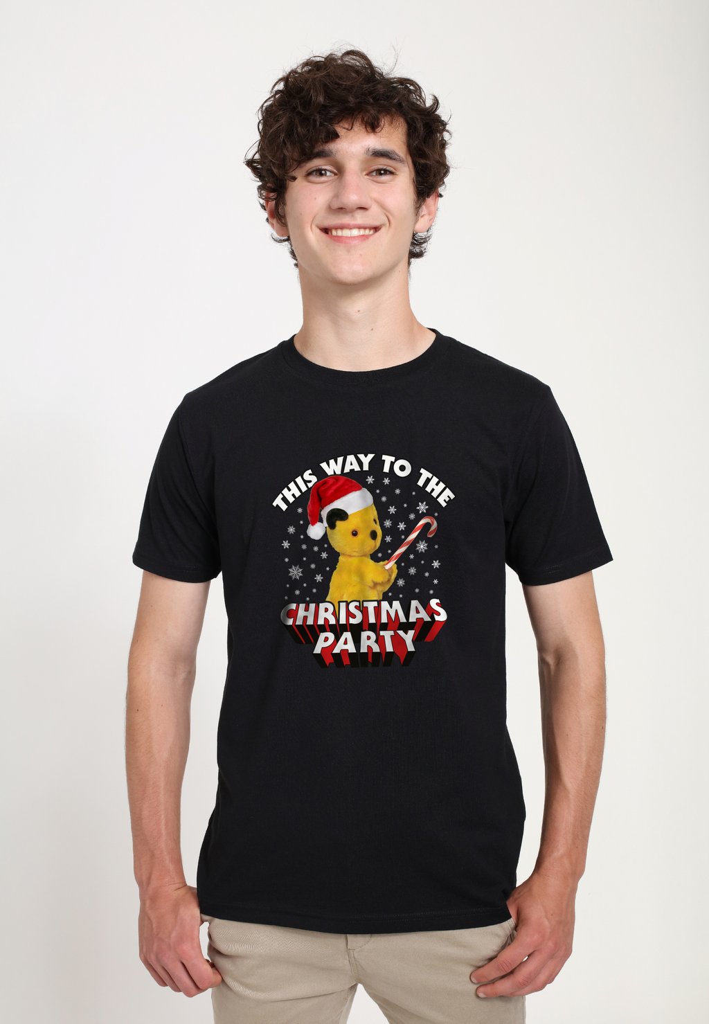 

Футболка с принтом SOOTY CHRISTMAS THIS WAY TO THE PARTY Henry Tiger, черный