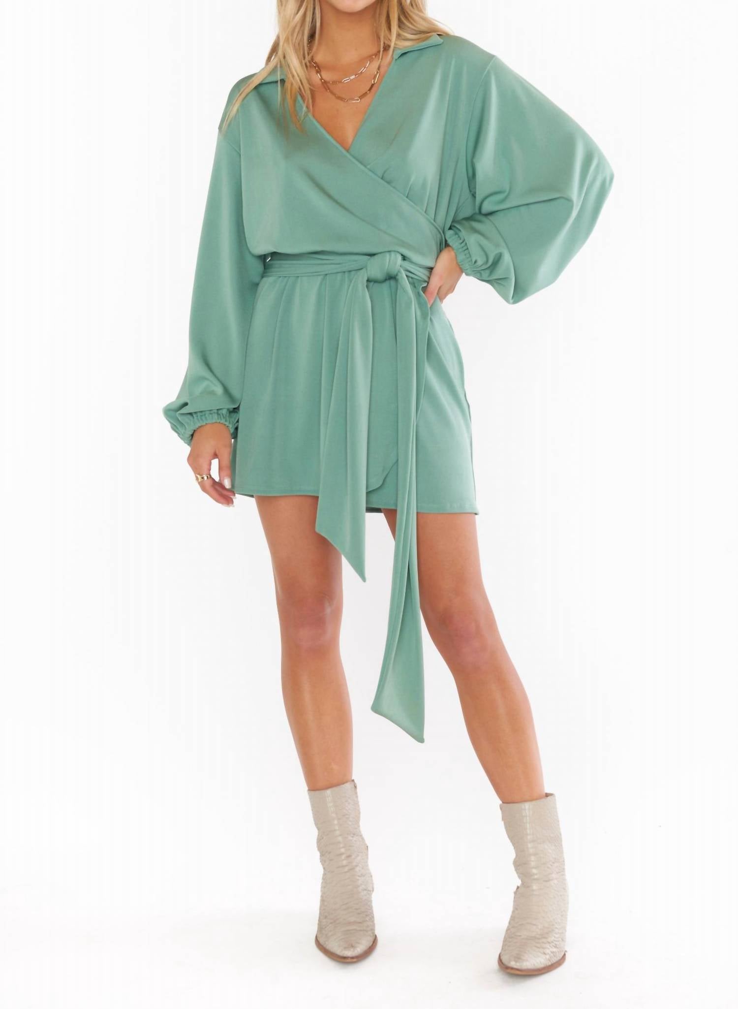 

Платье Chloe с воротником в цвете Sage Green Show Me Your Mumu