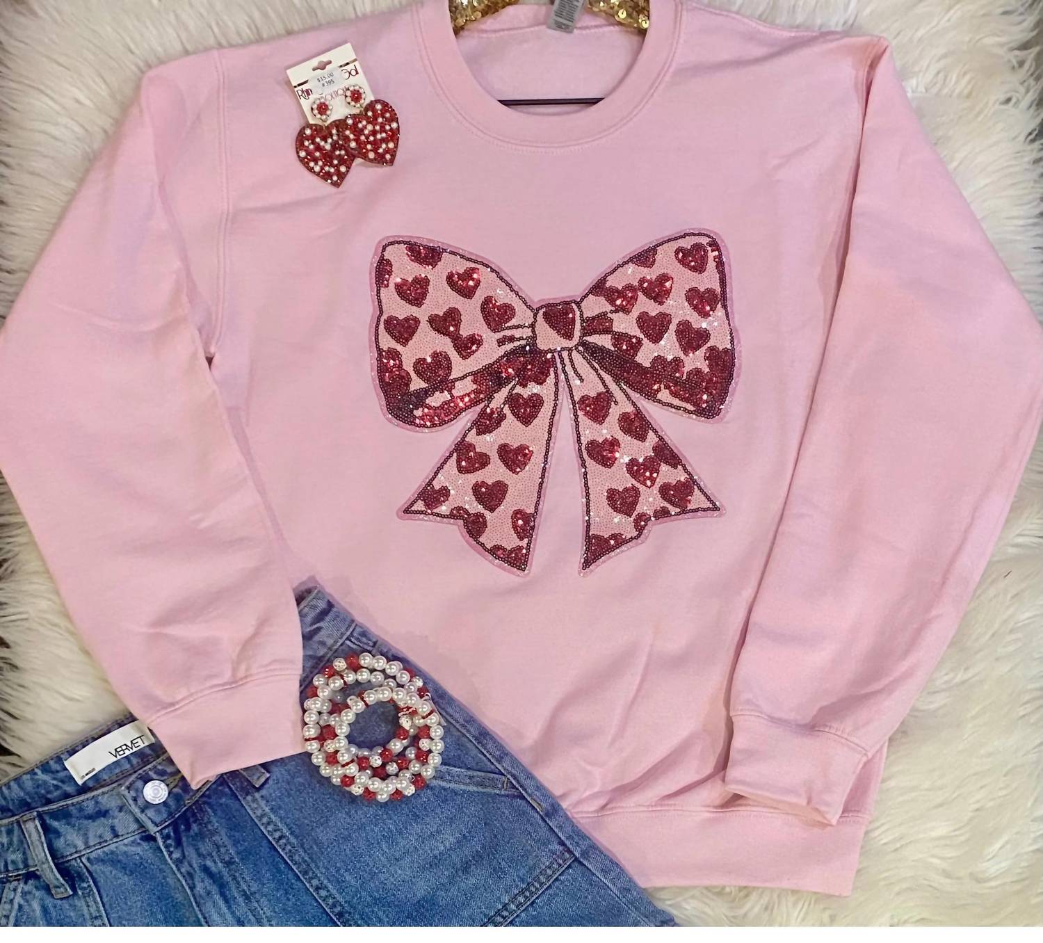 

Свитшот с сердечком и пайетками в светло-розовом цвете Trendy Tee Co.