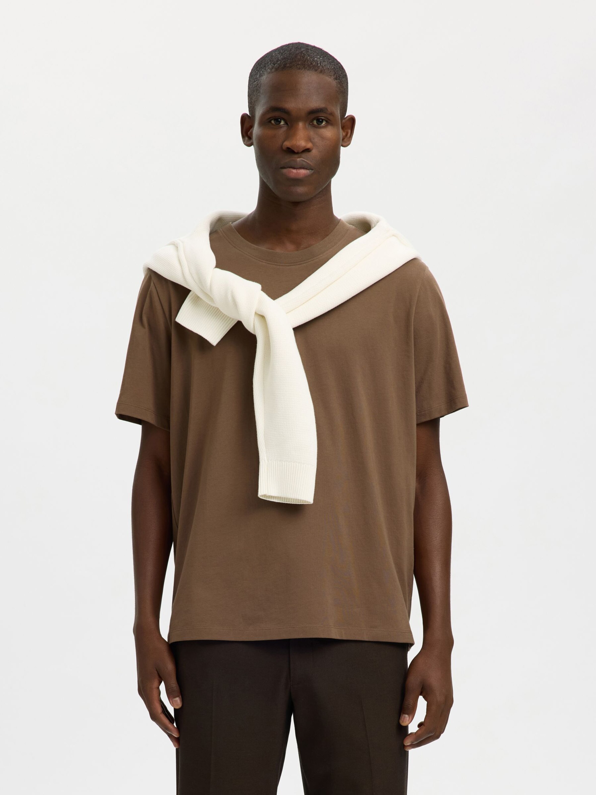 

SELECTED Футболка 'Aspen' в коричневом цвете