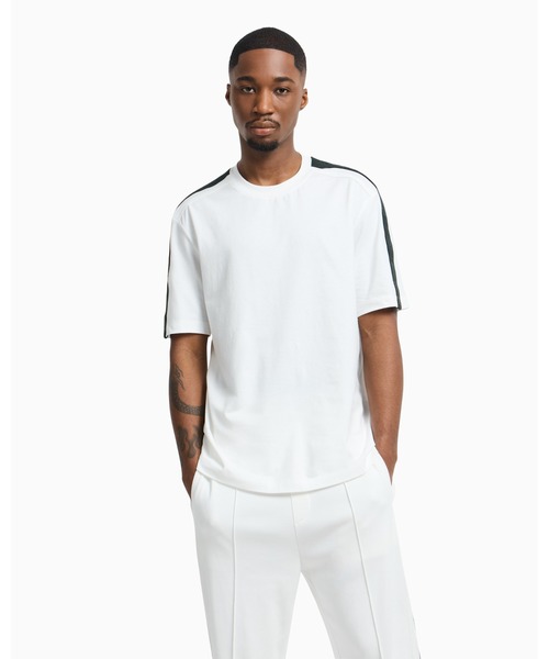 

Футболка с коротким рукавом, круглым вырезом и логотипом A|X Armani Exchange, белая