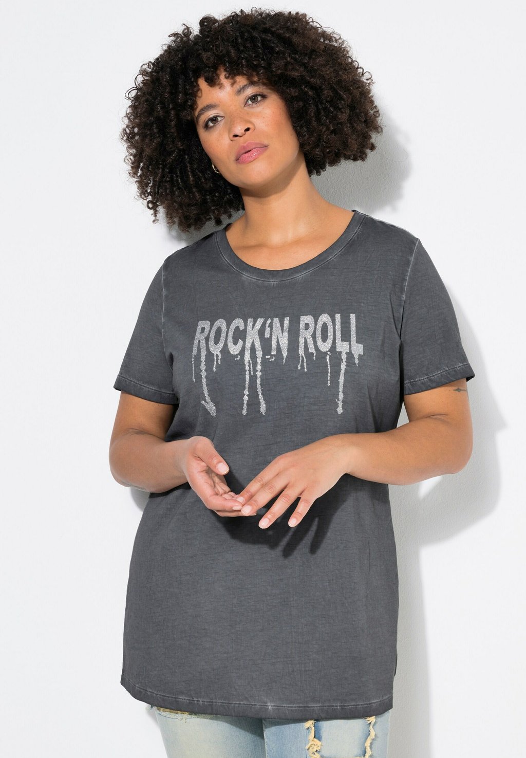 

Футболка с принтом KOMFORT FIT ROCK N ROLL Angel of Style, серый