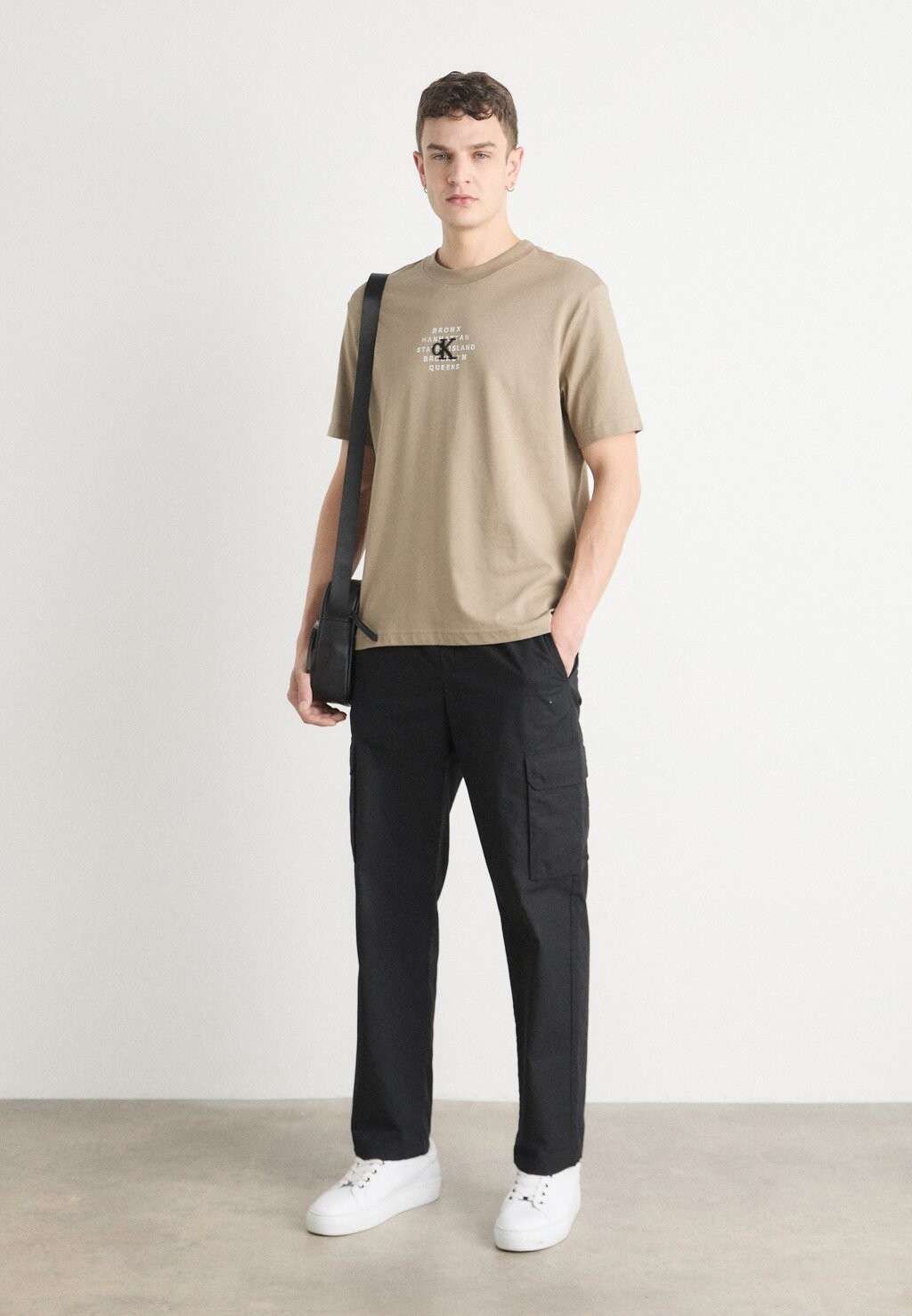 

Футболка с принтом NYC STAMP GRAPHIC TEE Calvin Klein Jeans, бежевый