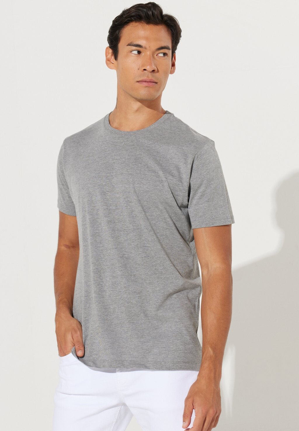 

Базовая футболка CREWNECK AC&CO / ALTINYILDIZ CLASSICS, цвет Slim Fit Basic T-Shirt (Crew-Neck)