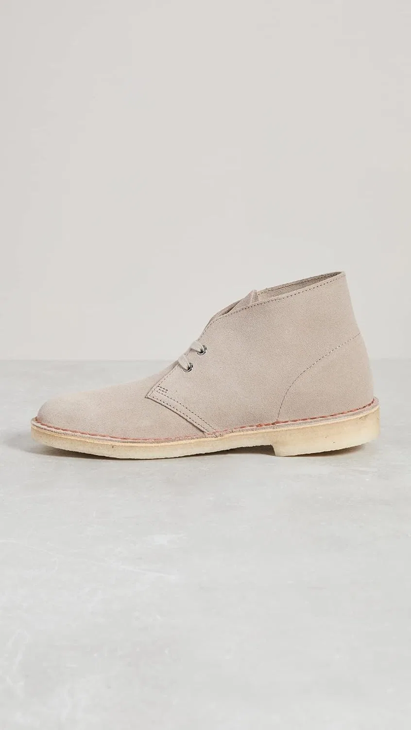 Ботинки Chukka Clarks Wallabee, песочная замша — фото 2