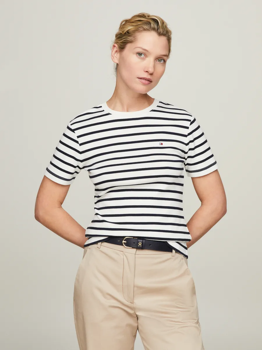 

Футболка Tommy Hilfiger "NEW SLIM CODY C-NK SS" с вышитым логотипом, цвет Ecru/Desert Sky
