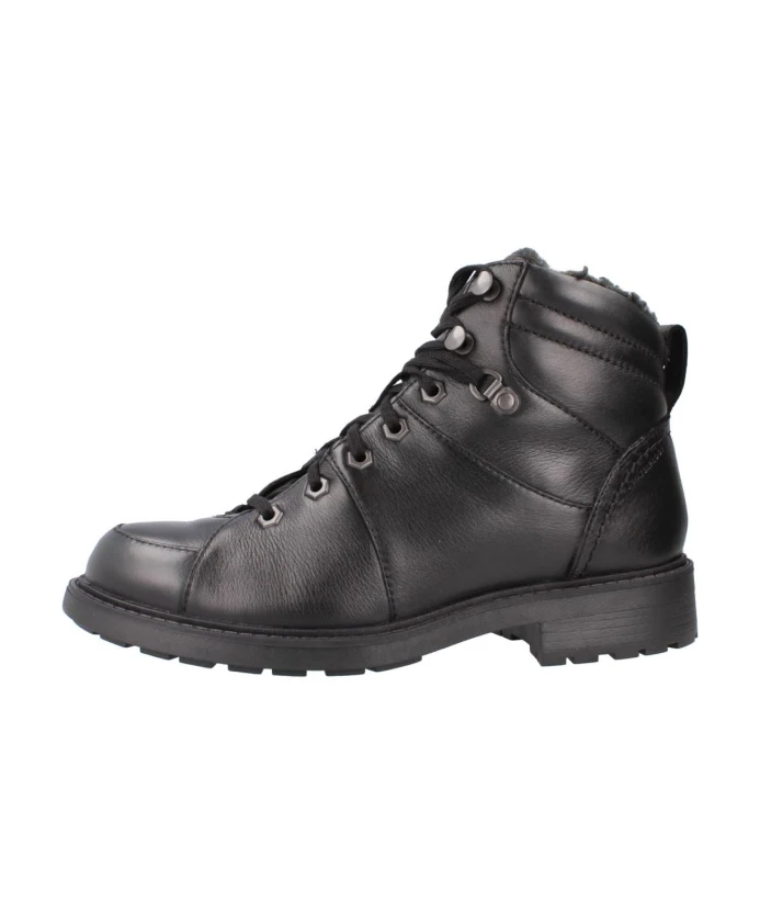 

Ботинки на шнуровке Clarks, черный