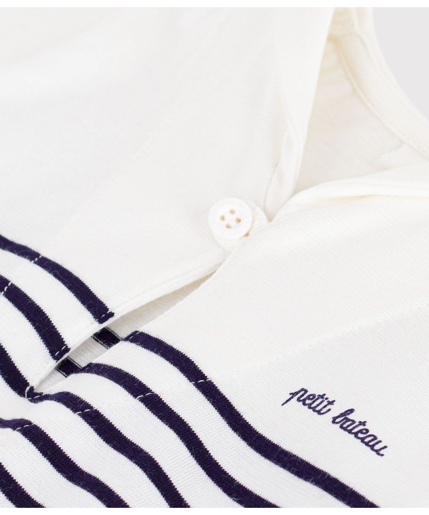 Короткий комбинезон с матросским воротником Petit Bateau, Off-white/Blue — фото 3