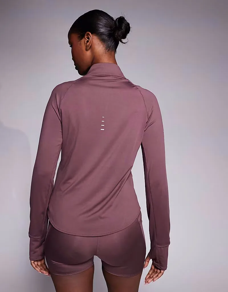 Футболка Nike Running Swift Dri-FIT с длинными рукавами и молнией до середины груди, темно-фиолетовая — фото 3