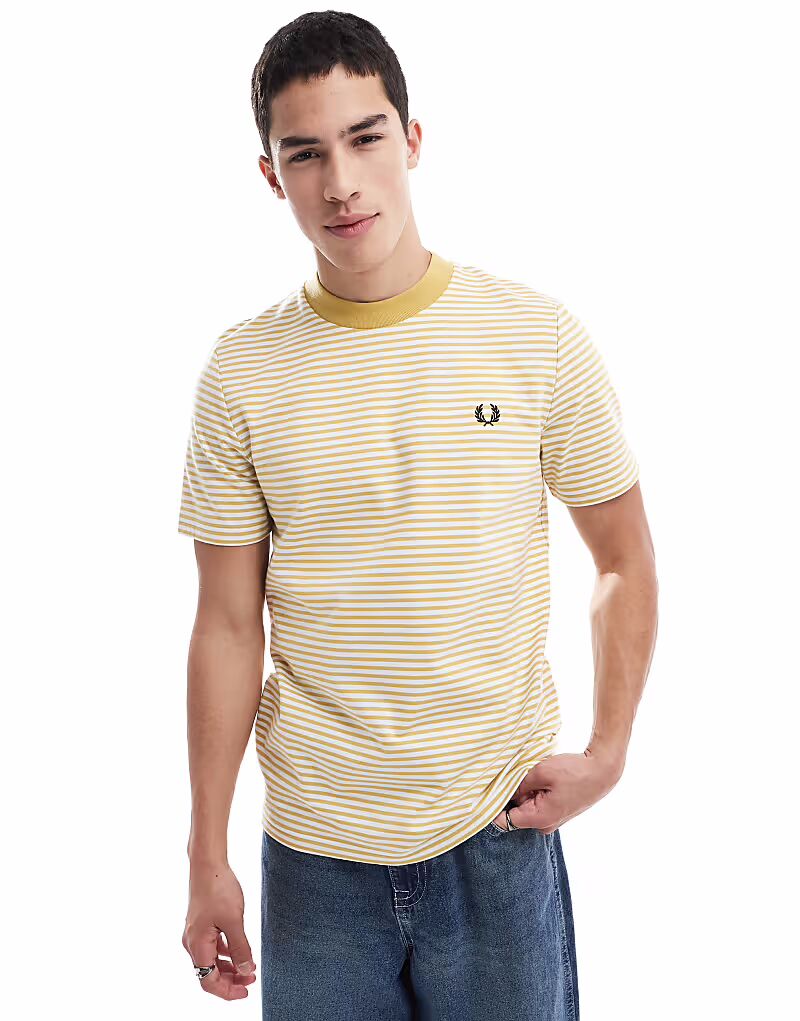 

Футболка Fred Perry с логотипом и полосками желтого цвета