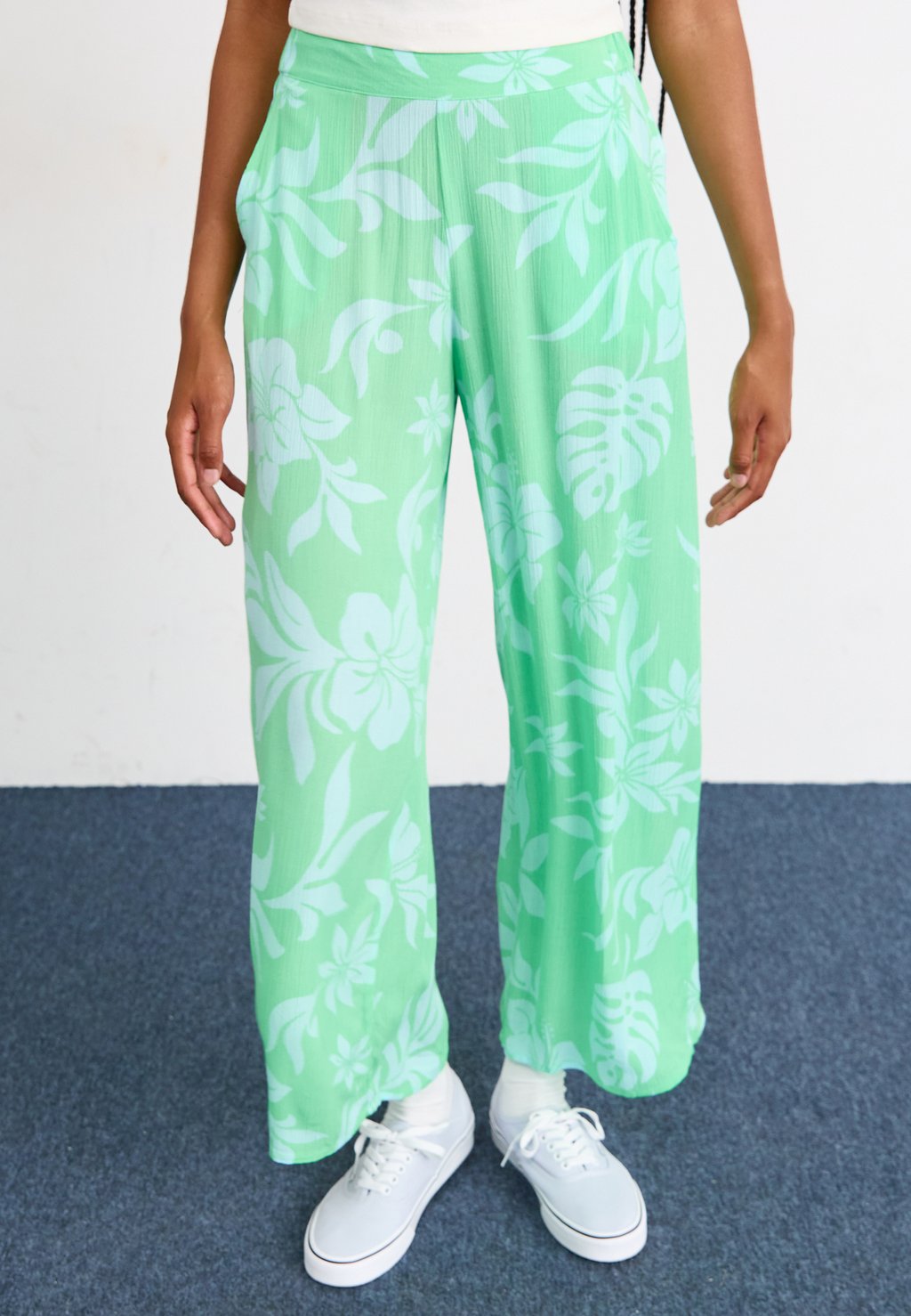 

Брюки MIDNIGHT AVENUE CRINKLE Roxy, мультиколор