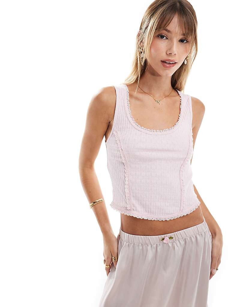 

Сиреневая майка Miss Selfridge – с кружевом