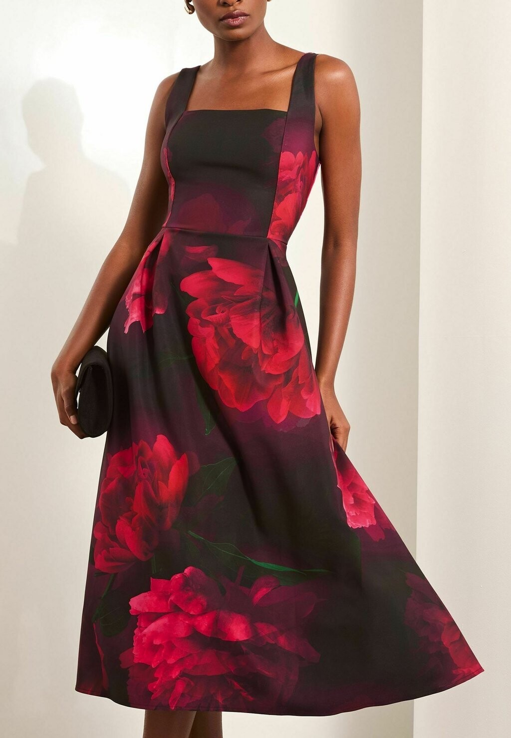 

Дневное платье SQUARE NECK PROM SKATER PETITE Lipsy, черный