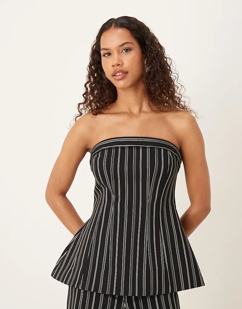 

Топ-бандо ASOS DESIGN с формованными бедрами в черно-белую полоску