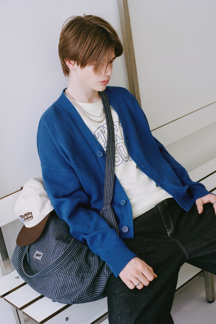 

Кардиган с графическим принтом «Ядовитые новости» Pull And Bear, синий