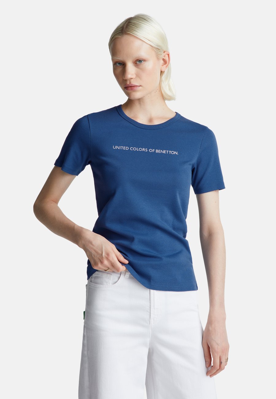 

Футболка United Colors of Benetton WITH GLITTER PRINT LOGO, Blue