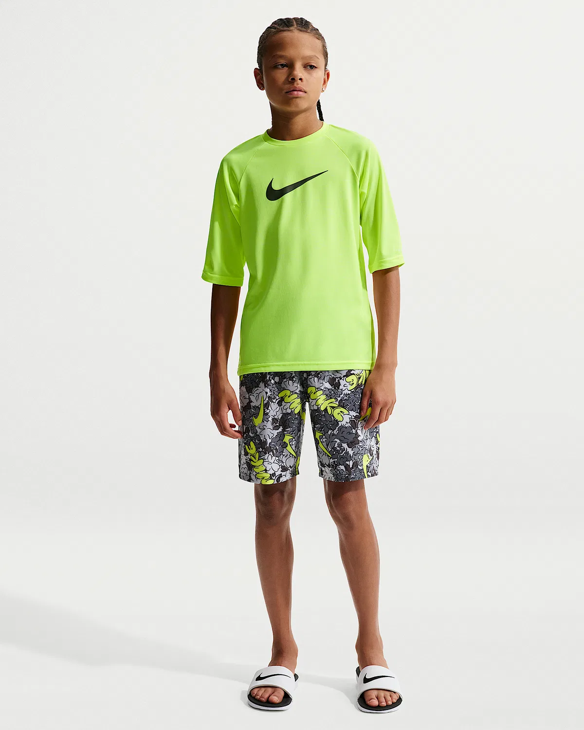 Детская футболка Nike Swim Hydroguard Essential Dri-FIT UV с коротким рукавом, Volt — фото 4