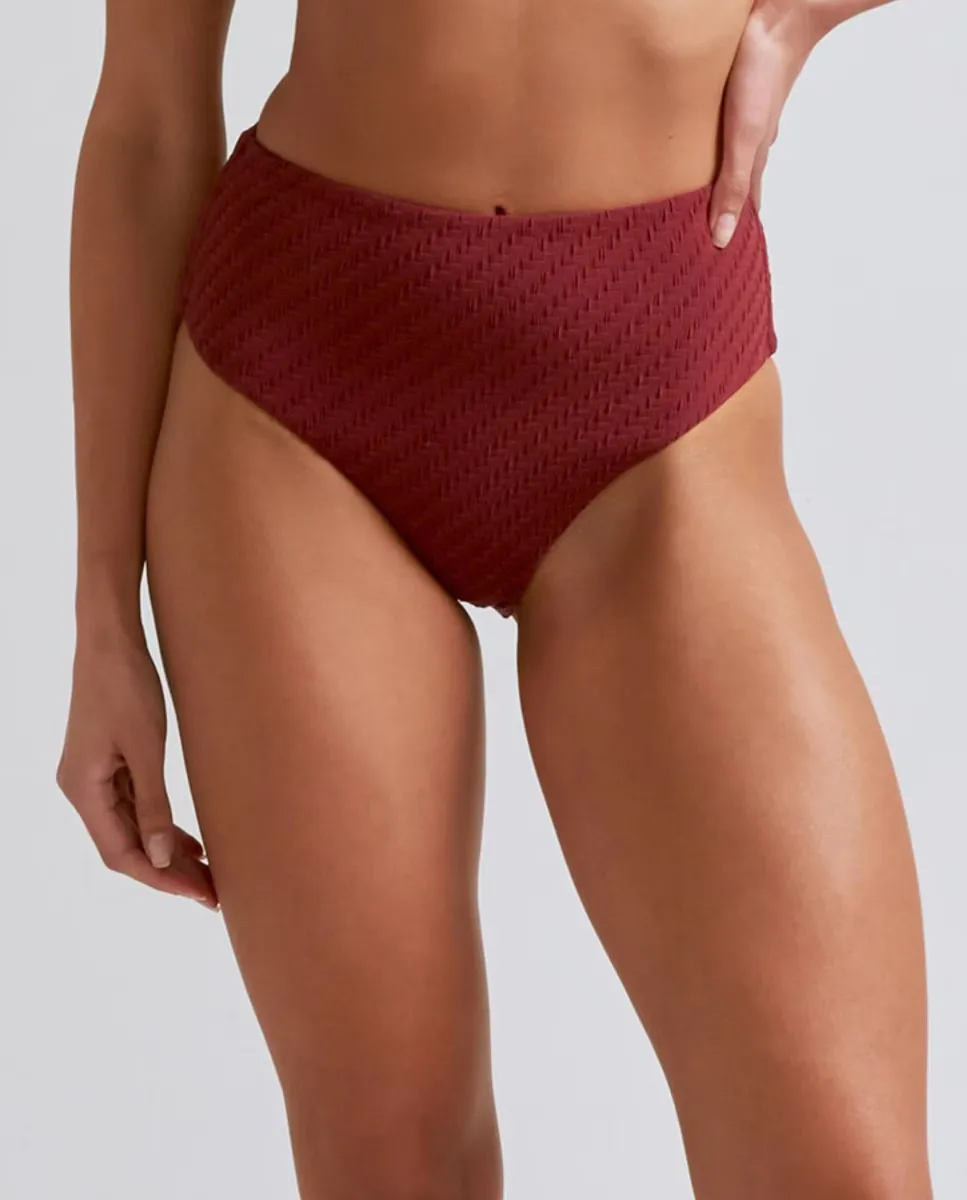 

Высокие плавки бикини бордового цвета со структурой и подкладкой Robin Collection