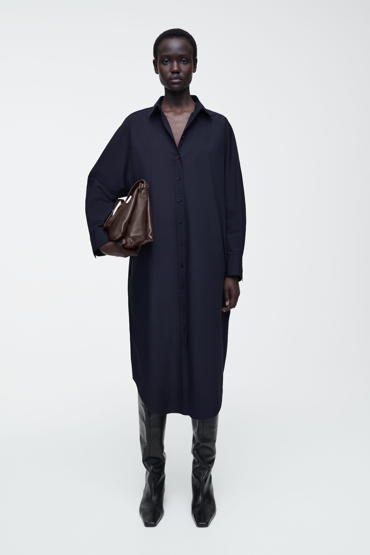 

Хлопковое платье-relaxed fit COS, темно-синий