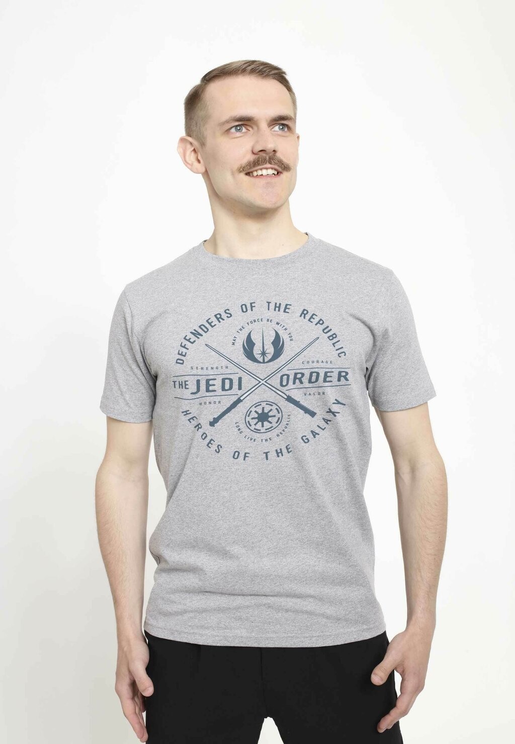 

Футболка с принтом STAR WARS: CLONE WARS SABERS EMBLEM UNISEX Star Wars, серый