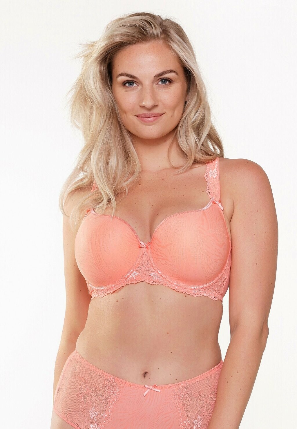 

Бюстгальтер пуш-ап PLUS UNI-FIT LingaDore, коралловый