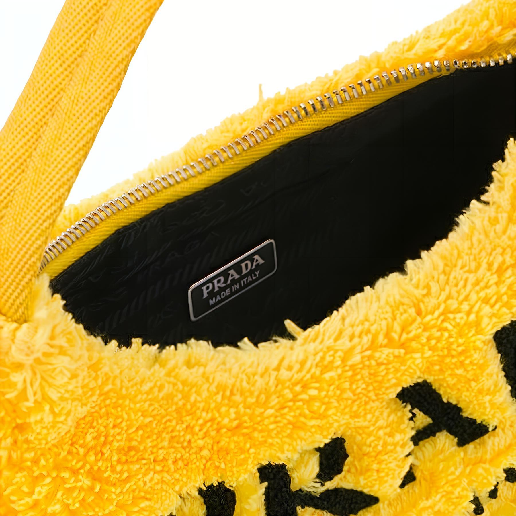 

Футболка Re-Edition Fabric Hobo Мини Женская Желтая PRADA