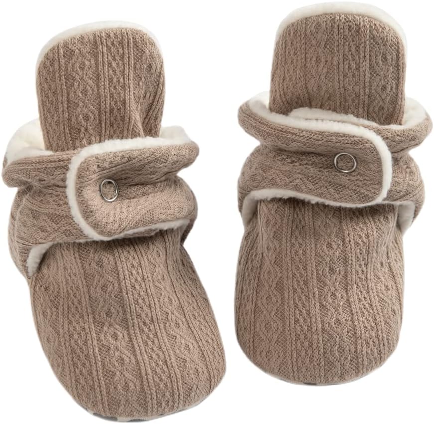 

Ohsofy Новые детские хлопковые пинетки, держатся на ножках, зимние теплые мягкие обувь, нескользящие ботиночки для малышей, тапочки для кроватки, C1-Light Brown