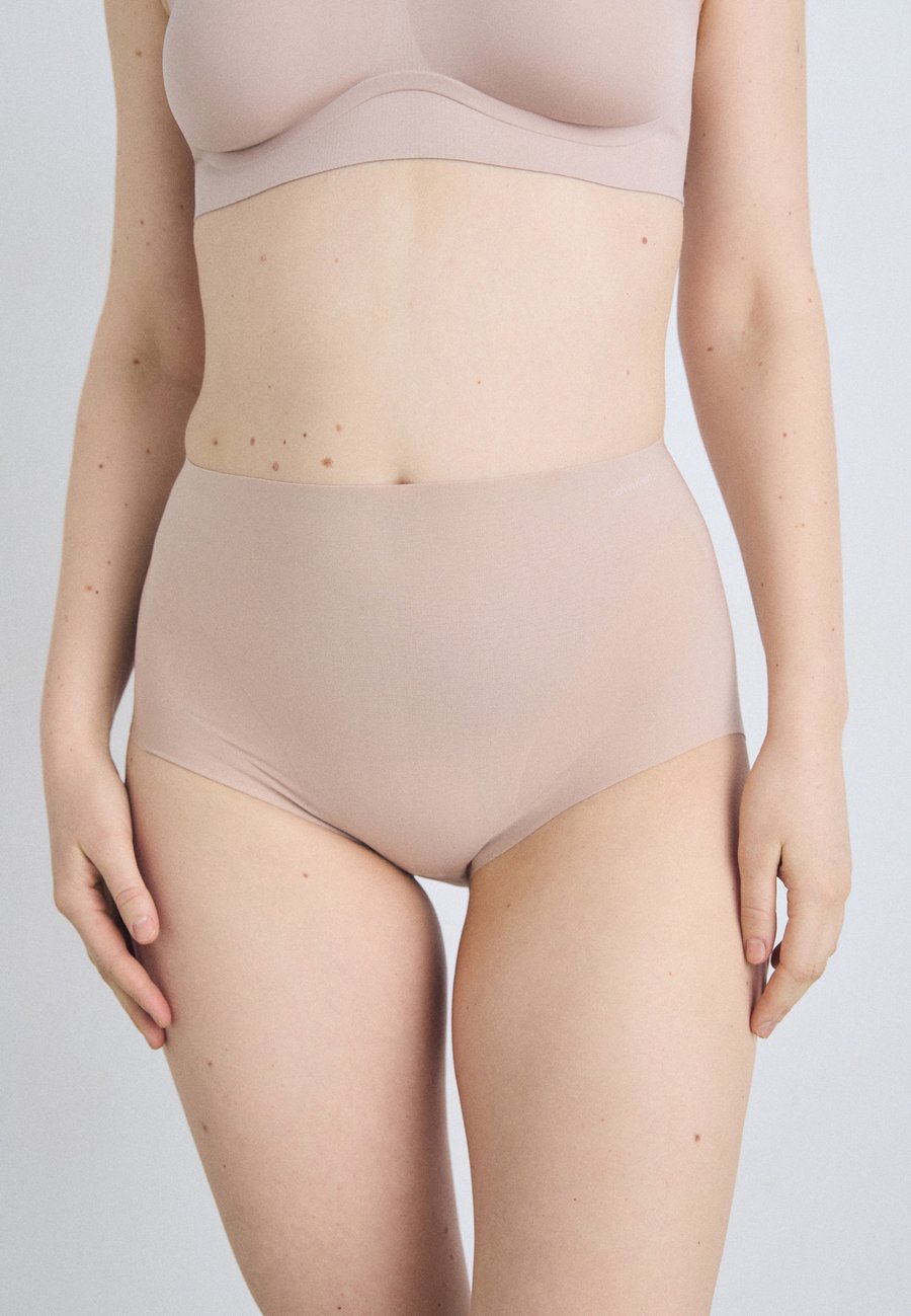 

Брифы Calvin Klein Underwear SHAPEWEAR SCULPTED FIRM BRIEF STAY PUT , Cedar/Beige